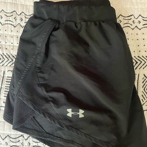 Heat Gear Under Armour Black Running Shorts